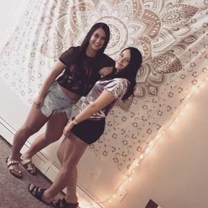 Meet your Posher, Dezi moniquè